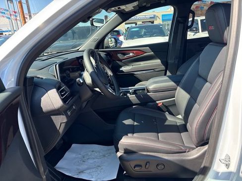New 2026 Chevrolet Traverse Z71 w/ Enhanced Driving Package AWD/4WD image 9