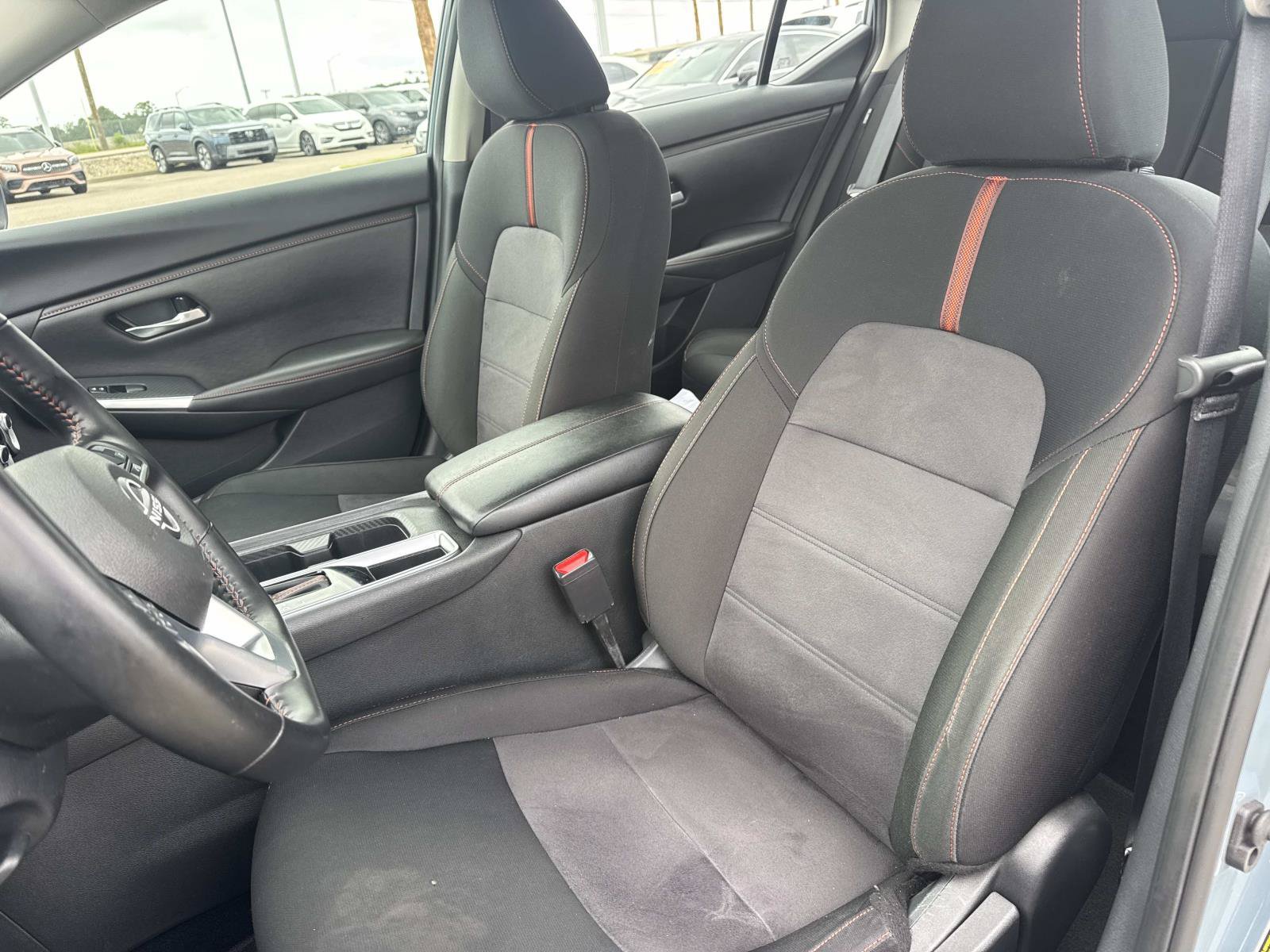 Used 2025 Nissan Sentra SR FWD image 17