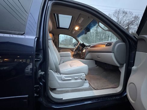 Used 2012 Chevrolet Avalanche LT image 29