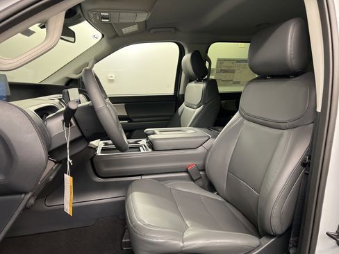 New 2026 Ford Expedition Active image 26