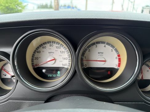 Used 2010 Dodge Challenger R/T RWD image 28