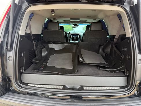 Used 2017 Cadillac Escalade Luxury AWD/4WD image 14