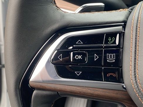 New 2025 Jeep Grand Cherokee Summit image 18