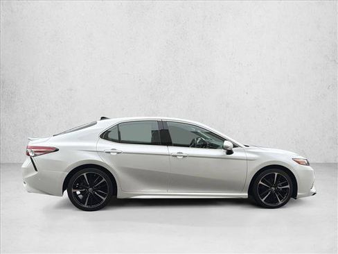 Used 2019 Toyota Camry XSE image 4