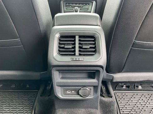 Used 2023 Volkswagen Tiguan SE w/ Panoramic Sunroof Package AWD/4WD image 15