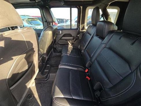 Used 2021 Jeep Wrangler Unlimited Sahara AWD/4WD image 8