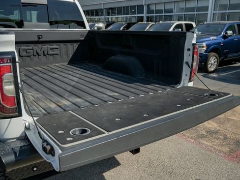 Used 2018 GMC Sierra 1500 SLT AWD/4WD image 12