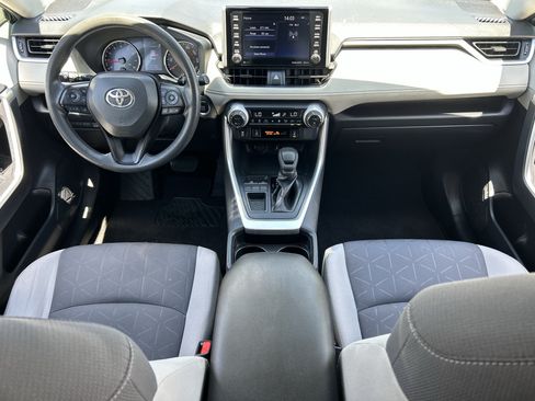 Used 2019 Toyota RAV4 XLE w/ Convenience Package FWD image 13