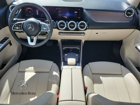 Used 2023 Mercedes-Benz GLA 250 w/ Premium Package image 13