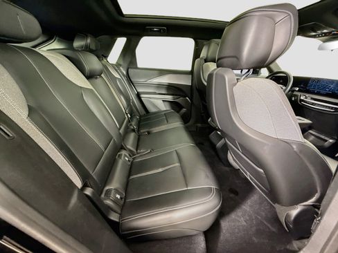 Used 2024 Cadillac Lyriq Tech RWD image 29