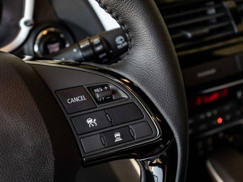 New 2025 Mitsubishi Eclipse Cross SE image 9