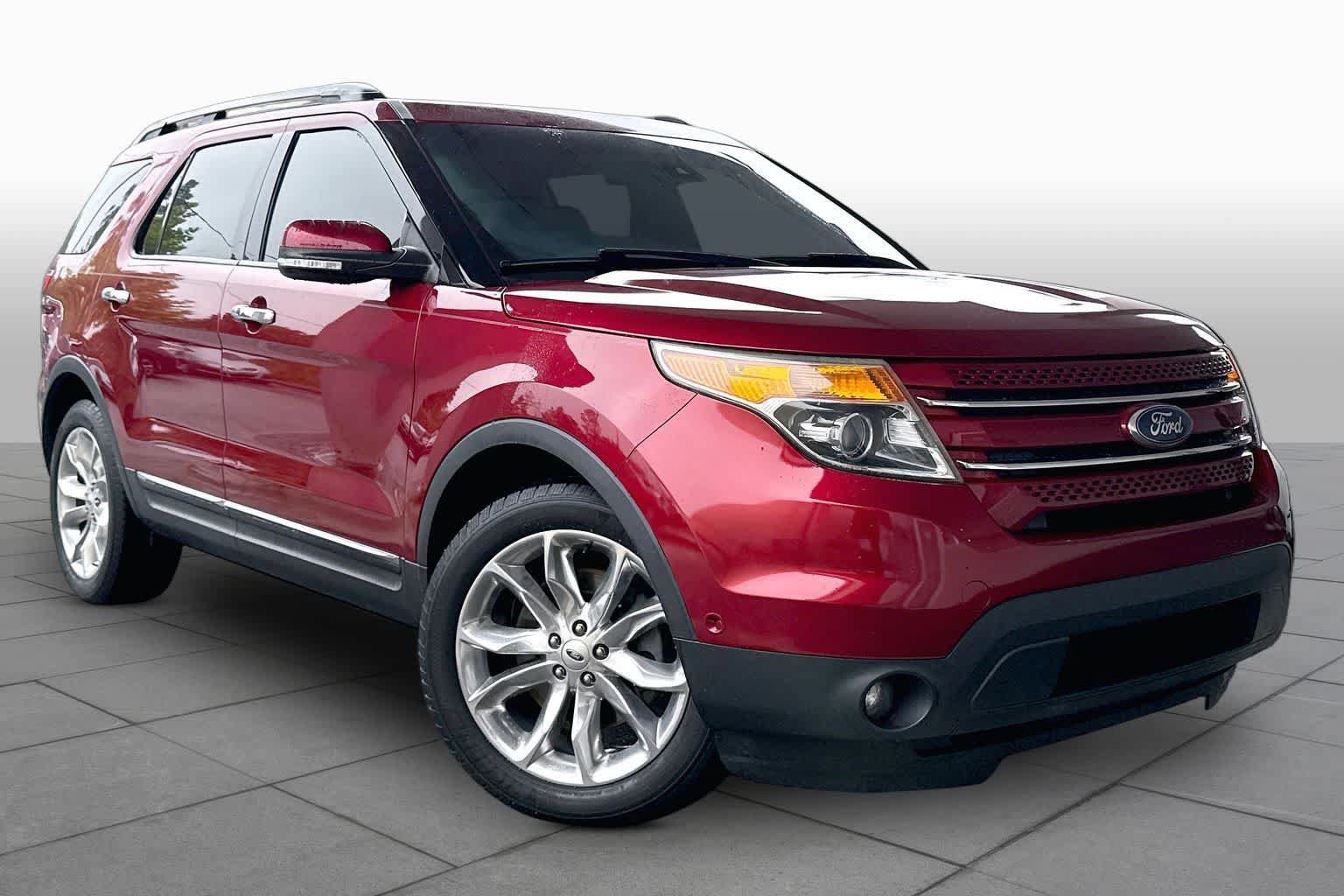 Used 2015 Ford Explorer Limited w/ Equipment Group 302A FWD image 2
