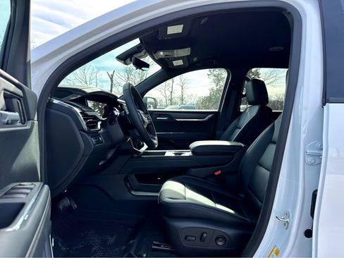 New 2026 GMC Acadia Elevation w/ Elevation Premium Package FWD image 9
