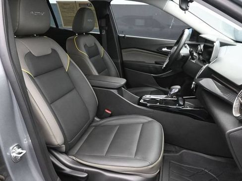 Used 2025 Chevrolet Trax ACTIV w/ Sunroof Package FWD image 32