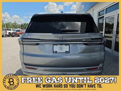 New 2027 Buick Enclave Avenir w/ LPO, Floor Liner Package FWD image 7