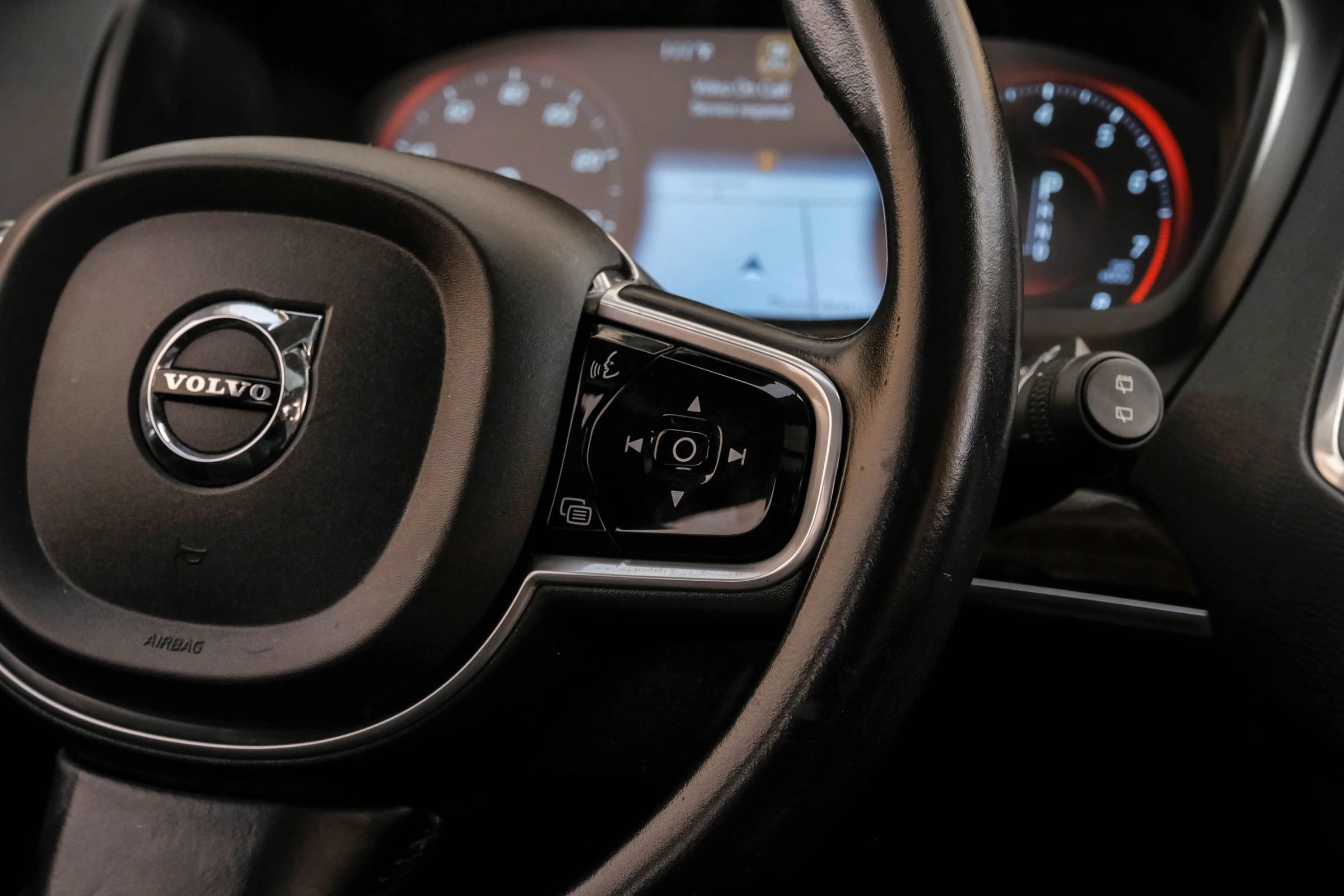Used 2017 Volvo XC90 T5 Momentum w/ Vision Package FWD image 19
