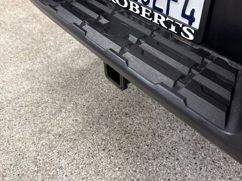 Used 2024 Nissan Frontier SV w/ SV Convenience Package image 23