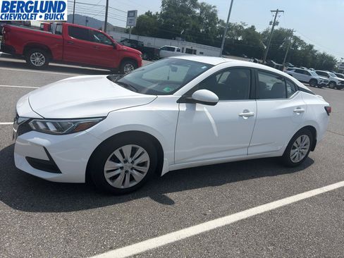 Used 2022 Nissan Sentra S w/ Electronics Package FWD image 1