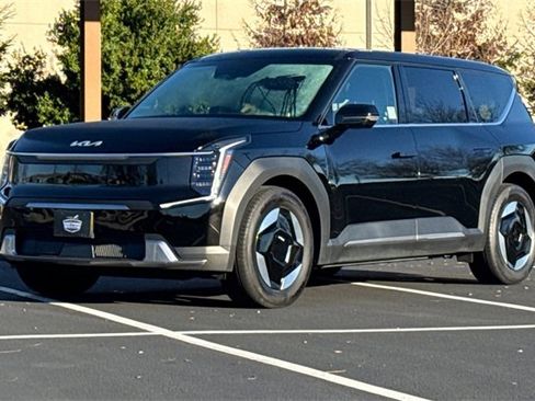 Certified 2024 Kia EV9 Light Long Range image 10