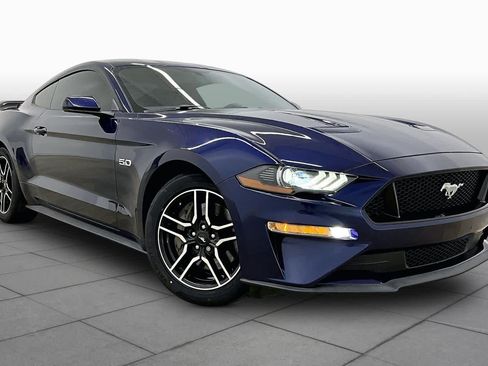 Used 2019 Ford Mustang GT RWD image 3
