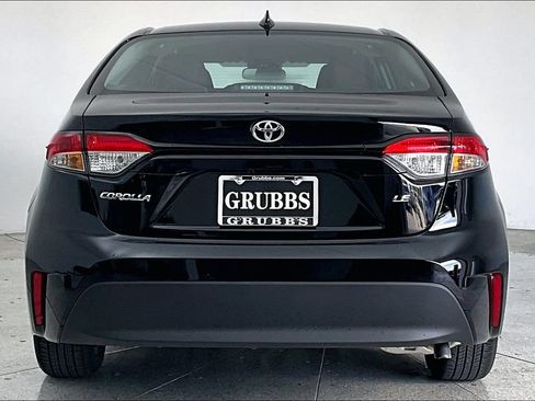 Used 2026 Toyota Corolla LE FWD image 5