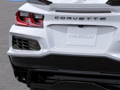 New 2025 Chevrolet Corvette E-Ray w/ Stealth Interior Trim Package AWD/4WD image 15