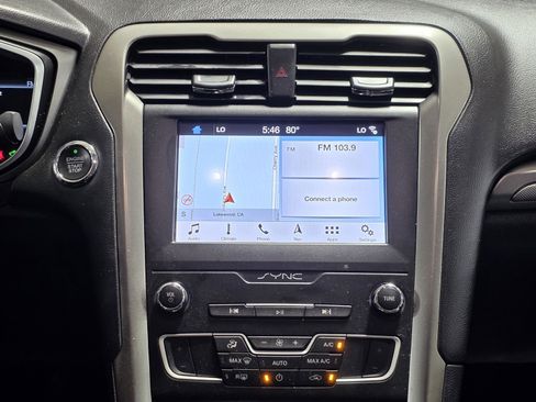 Used 2019 Ford Fusion SE image 28