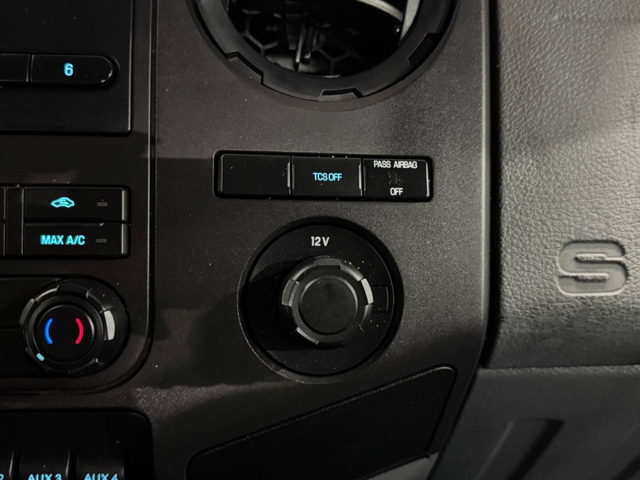 Used 2012 Ford F550 Luxury w/ Snow Plow Prep Pkg RWD image 20