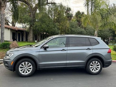Used 2020 Volkswagen Tiguan S image 2