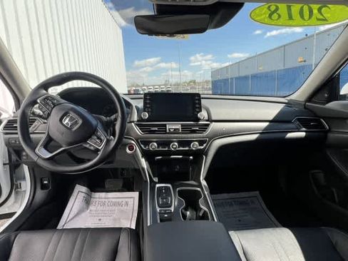 Used 2018 Honda Accord Touring image 17
