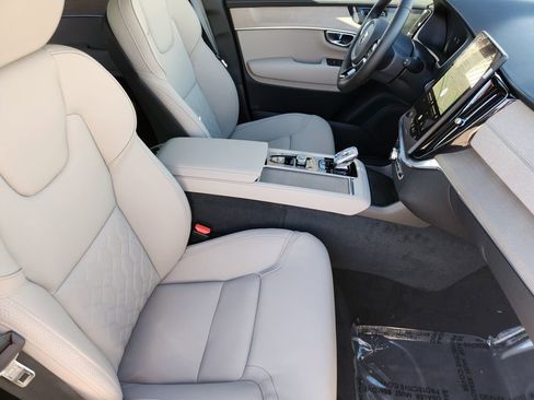 New 2026 Volvo XC90 T8 Plus w/ Protection Package Premier image 4
