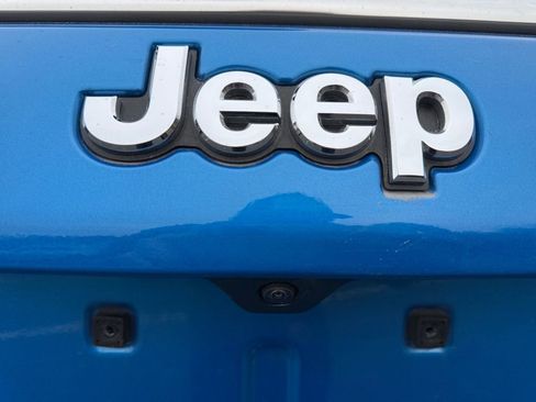 Used 2025 Jeep Compass Limited image 17