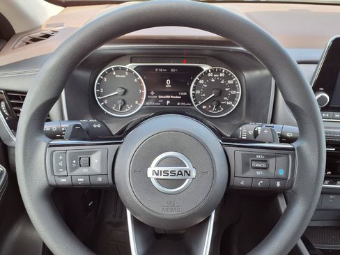 Used 2021 Nissan Rogue SV AWD/4WD image 11