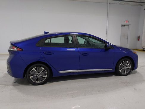Used 2021 Hyundai Ioniq SE image 10
