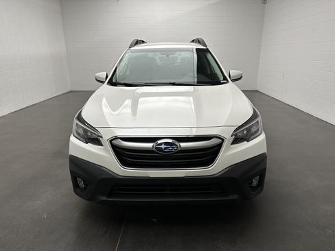 Used 2021 Subaru Outback Premium AWD/4WD image 3