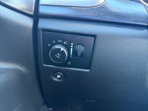 Used 2018 Jeep Grand Cherokee Laredo AWD/4WD image 23