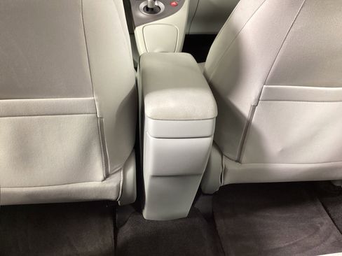 Used 2013 Toyota Prius Four image 16