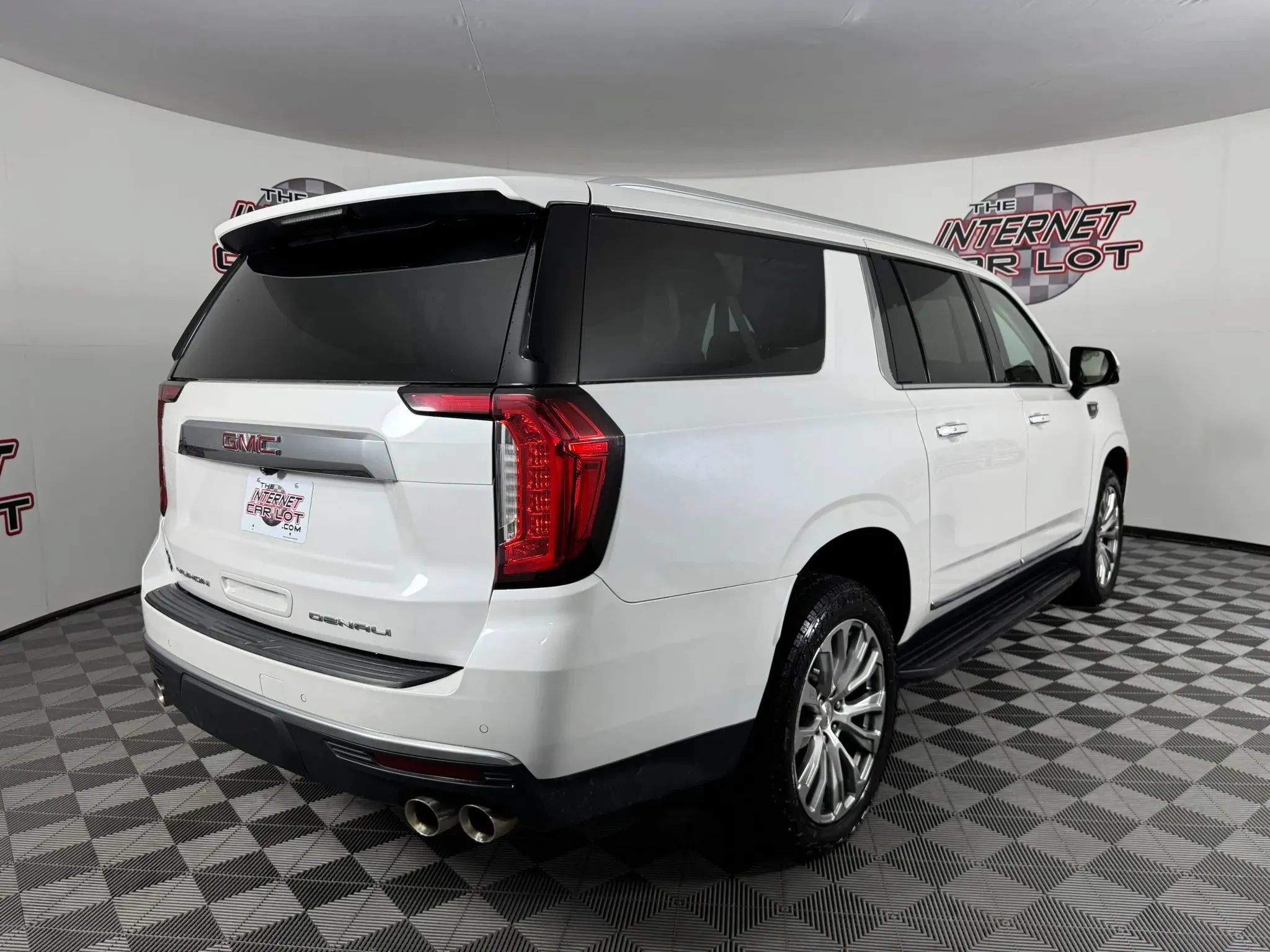 Used 2022 GMC Yukon XL Denali AWD/4WD image 7