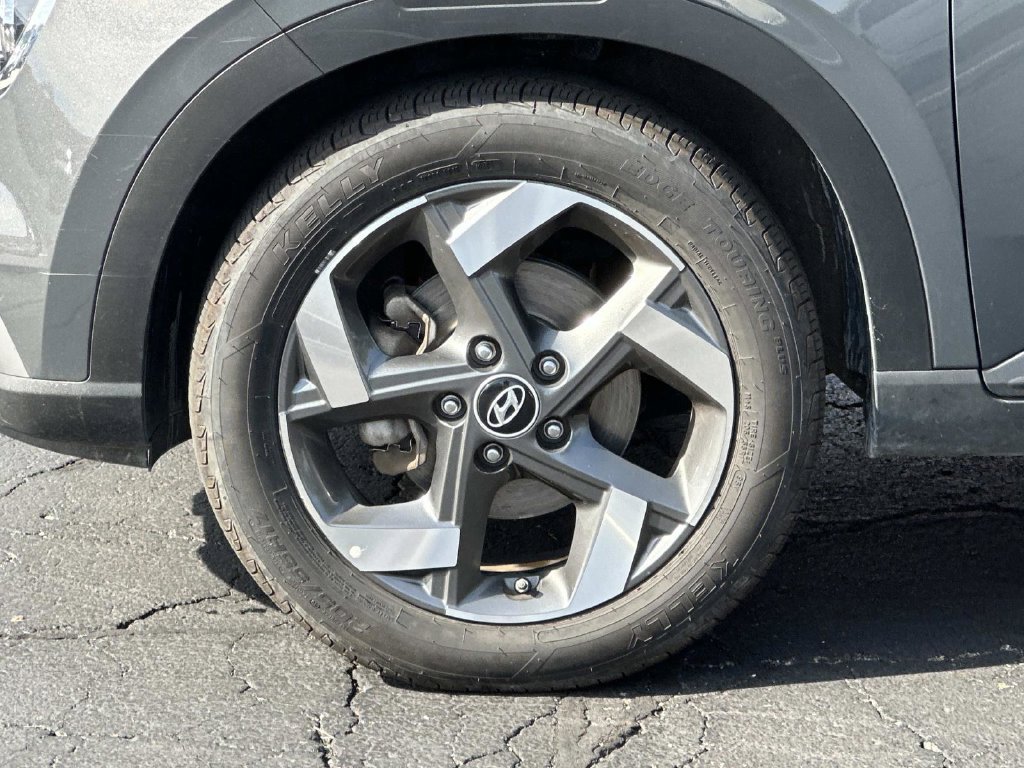 Used 2025 Hyundai Venue SEL FWD image 9