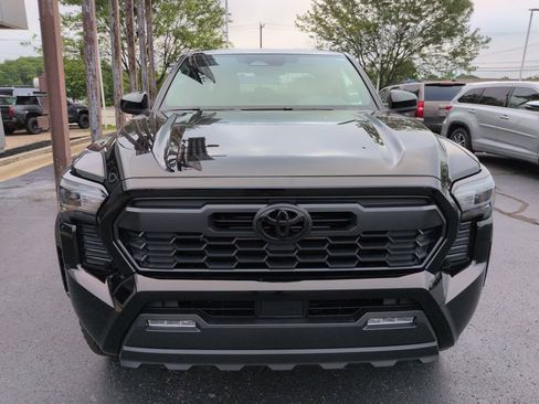 Used 2026 Toyota Tacoma TRD Off-Road AWD/4WD image 8