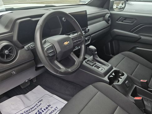 Used 2023 Chevrolet Colorado W/T image 10