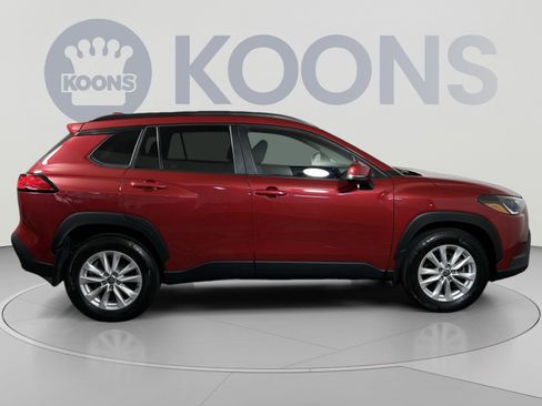 Used 2023 Toyota Corolla Cross LE AWD/4WD image 12