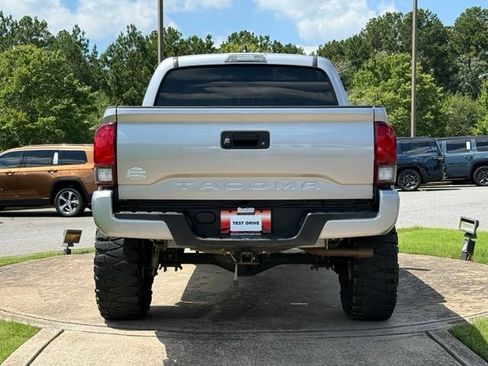 Used 2019 Toyota Tacoma SR w/ SR Convenience Package RWD image 6