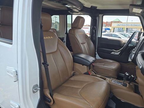 Used 2014 Jeep Wrangler Unlimited Sahara w/ Max Tow Package AWD/4WD image 5