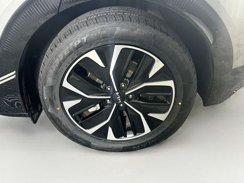 Used 2024 Kia EV6 Wind w/ Wind Technology Package RWD image 11