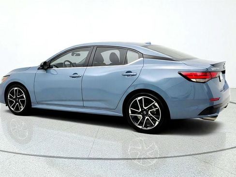 Used 2025 Nissan Sentra SR w/ SR Premium Package FWD image 7