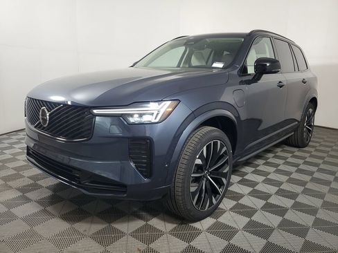 New 2026 Volvo XC90 T8 Ultra w/ Lounge Package AWD/4WD image 3