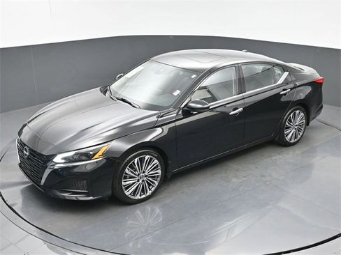 Certified 2025 Nissan Altima 2.5 SL image 29