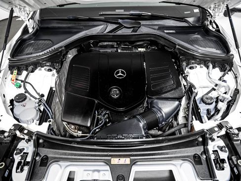 Certified 2025 Mercedes-Benz GLC 350e 4MATIC image 3