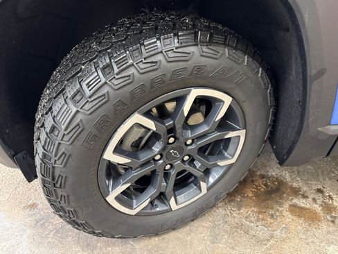 Used 2025 Chevrolet Equinox ACTIV w/ Safety and Technology Package FWD image 4